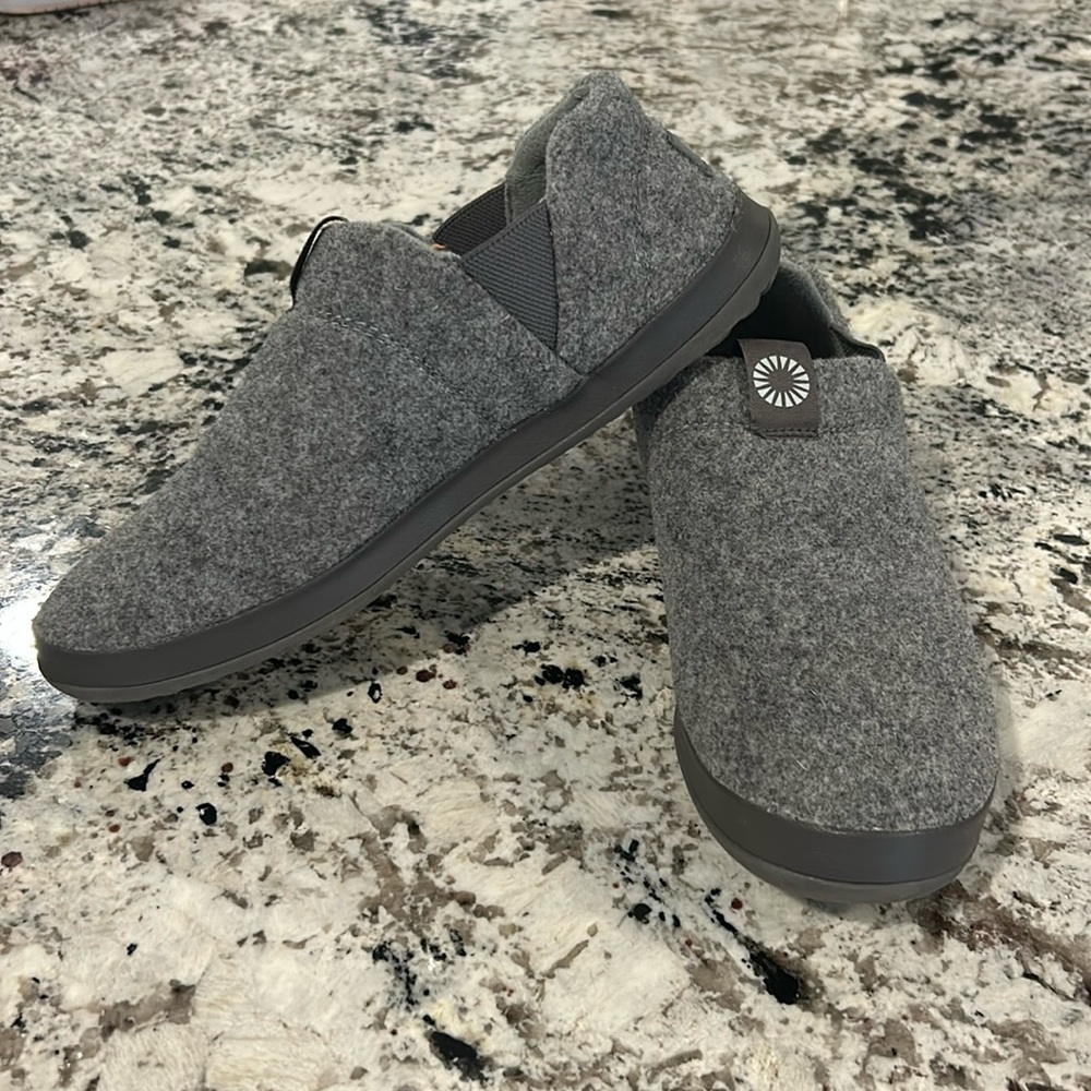 UGG Men's Hanz Gray Casual Slip-On Shoes - Size 11